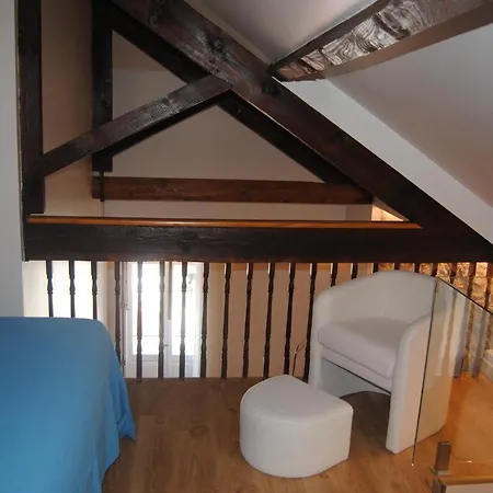 Gaia Loves - Ponte D. Luis *