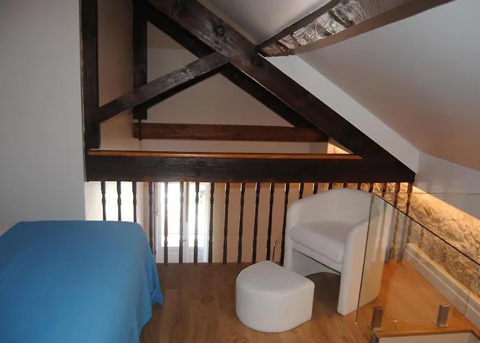 Gaia Loves - Ponte D. Luis *